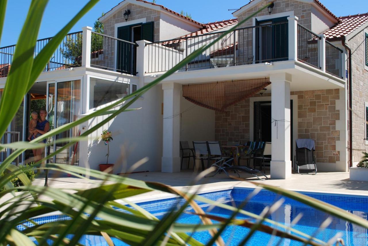 Villa Julia Milna  Exterior foto