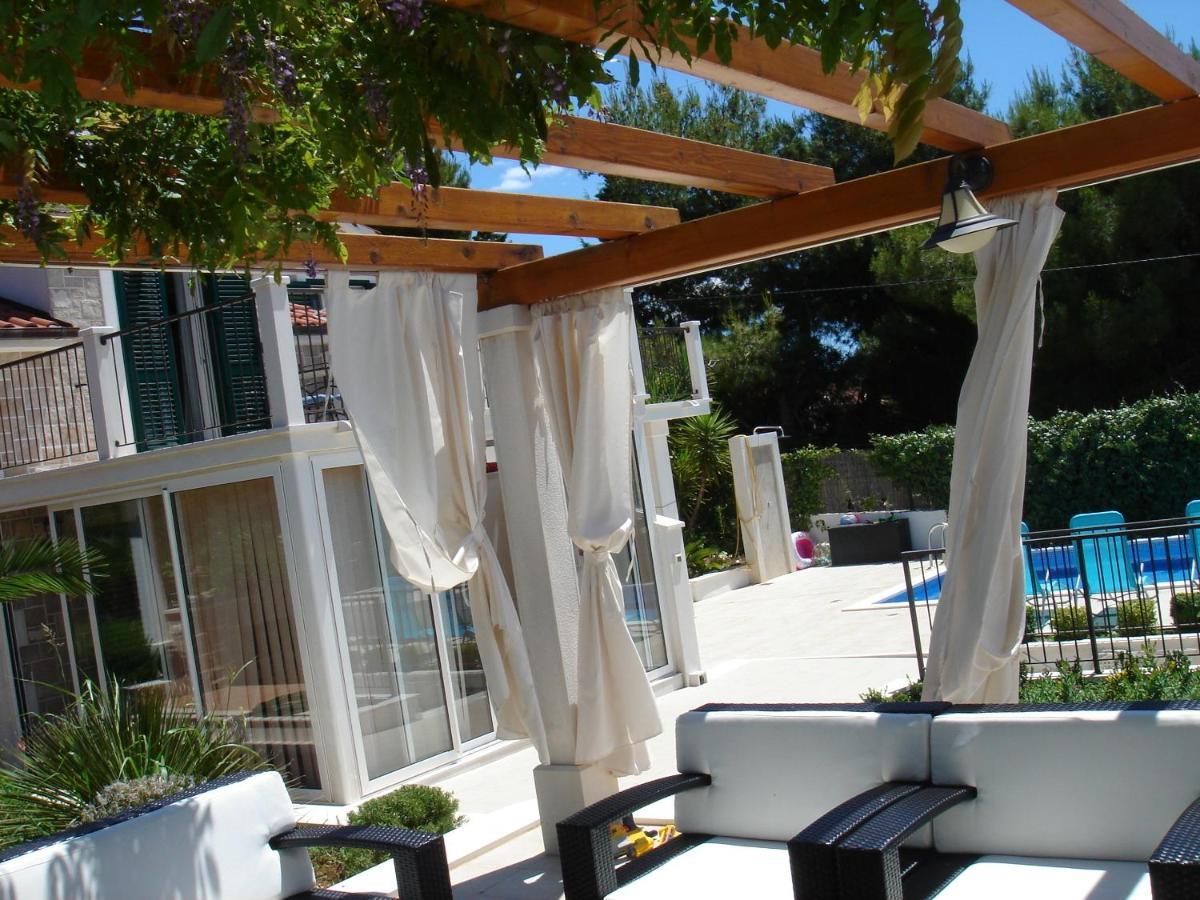 Villa Julia Milna  Exterior foto