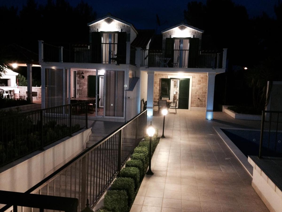 Villa Julia Milna  Exterior foto