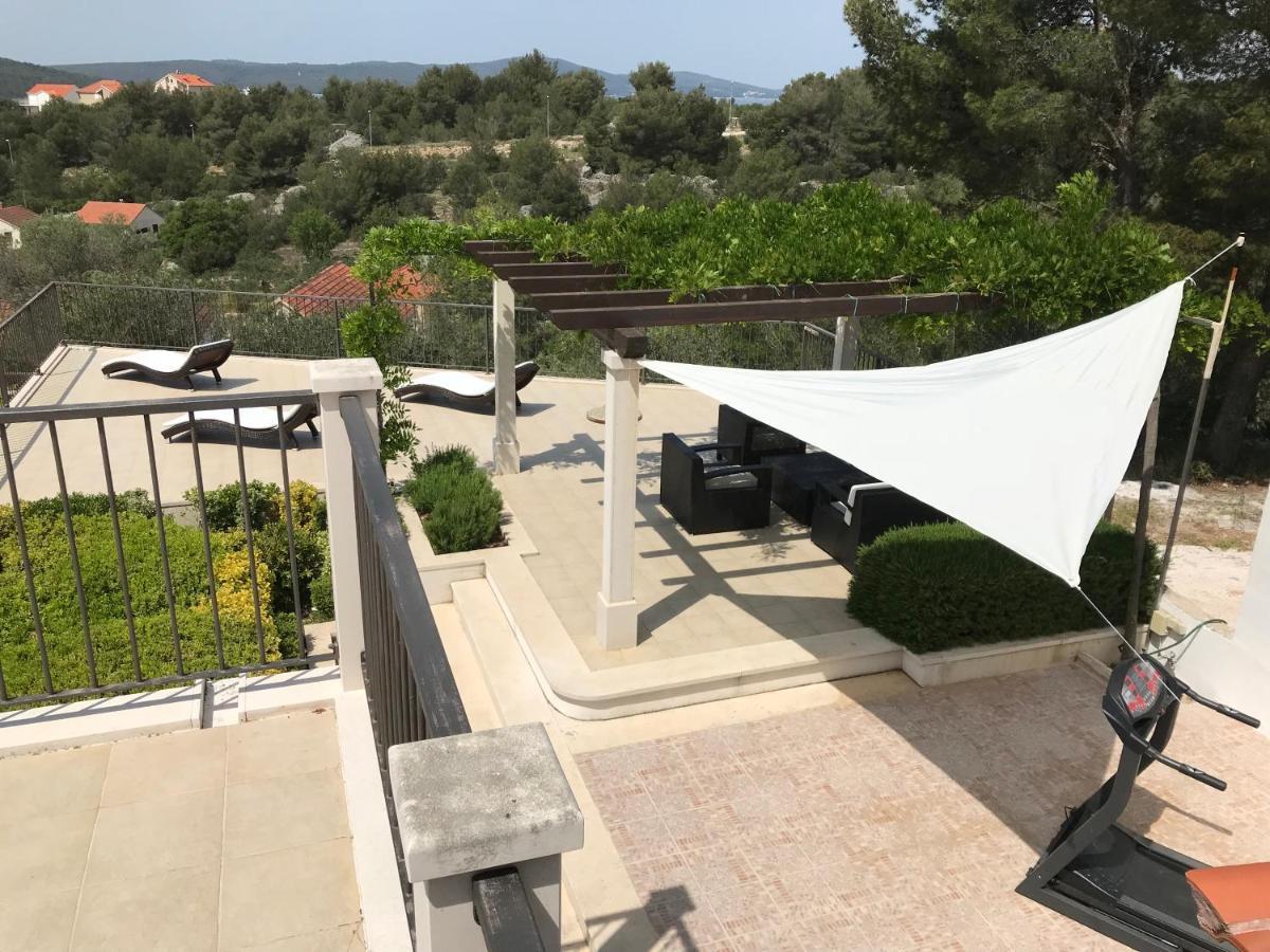 Villa Julia Milna  Exterior foto