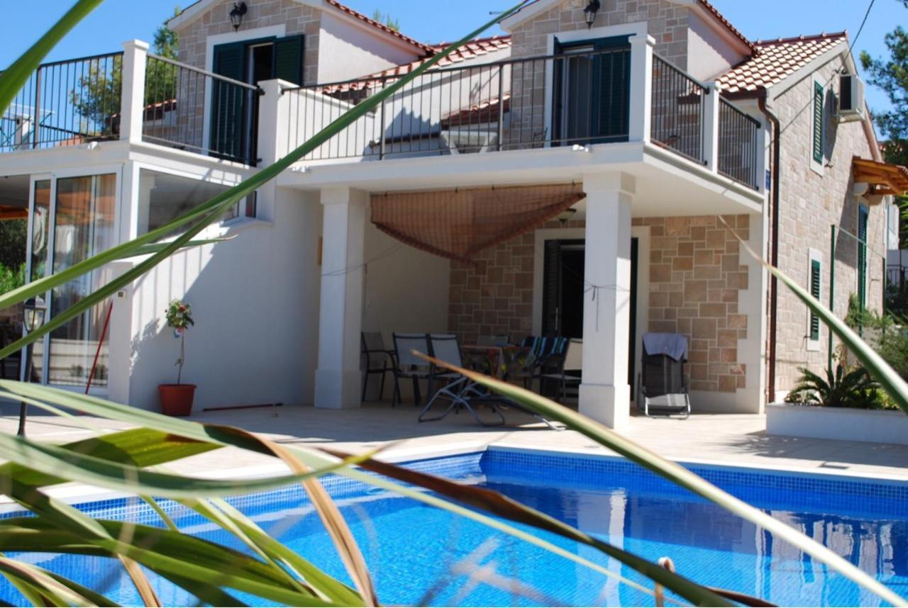 Villa Julia Milna  Exterior foto